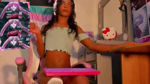 Snapshot of effy_marinn chatting on 10-01-25, 09:26 effy_marinn online show from 10-01-25, 09:26