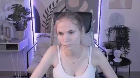Snapshot of effyfetcher chatting on 07-03-26, 11:16 Effy online show from 07-03-26, 11:16