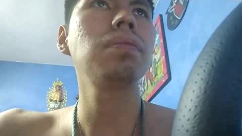 efrain9830 online show from 01-12-25, 03:28