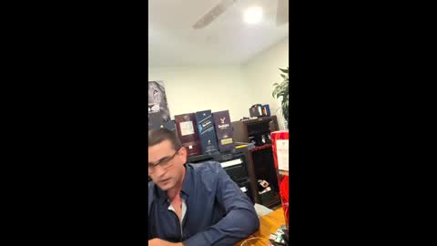 Snapshot of eguevara555500 chatting on 04-15-26, 11:27 SilverBulture online show from 04-15-26, 11:27