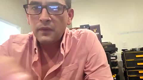 Snapshot of eguevara555500 chatting on 04-16-26, 11:33 SilverBulture online show from 04-16-26, 11:33