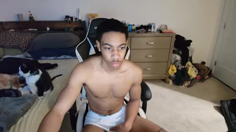 Snapshot of ehendrix chatting on 12-18-25, 09:54 ehendrix online show from 12-18-25, 09:54