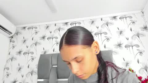 Snapshot of ehotloveaxxx chatting on 09-21-25, 01:46 Valery online show from 09-21-25, 01:46