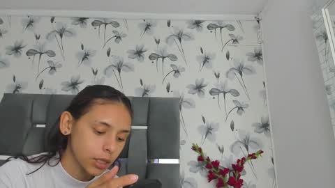 Snapshot of ehotloveaxxx chatting on 09-25-25, 02:54 Valery online show from 09-25-25, 02:54