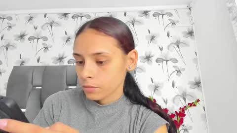 Snapshot of ehotloveaxxx chatting on 10-04-25, 04:49 Valery online show from 10-04-25, 04:49