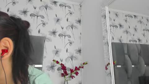 Snapshot of ehotloveaxxx chatting on 10-07-25, 01:41 Valery online show from 10-07-25, 01:41