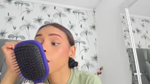 Snapshot of ehotloveaxxx chatting on 10-15-25, 02:50 Valery online show from 10-15-25, 02:50