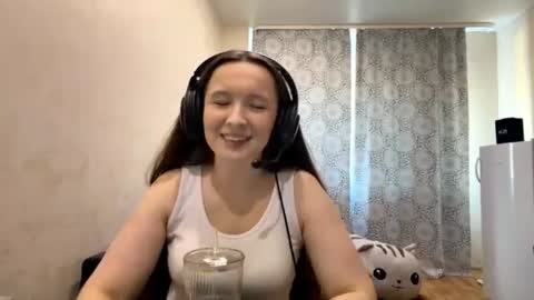 Snapshot of ehtellowndes chatting on 06-18-26, 11:25 Ehtell online show from 06-18-26, 11:25