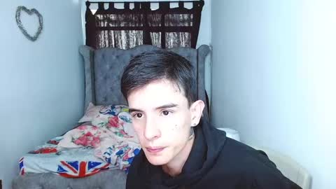 Snapshot of eimy_andres chatting on 12-15-24, 12:28 eimy_andres online show from 12-15-24, 12:28