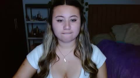 Snapshot of eimy_collin chatting on 11-08-25, 04:12 EIMY MODEL INDEPENDENT online show from 11-08-25, 04:12