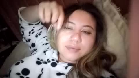 Snapshot of eimy_collin chatting on 11-29-25, 11:35 EIMY MODEL INDEPENDENT online show from 11-29-25, 11:35