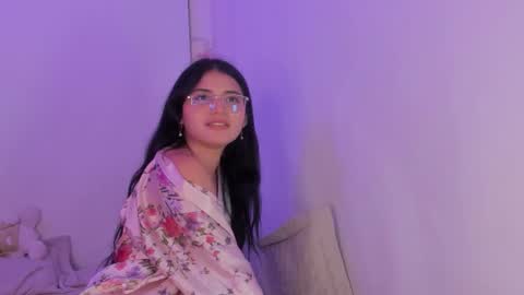 Snapshot of eimy_leny_ chatting on 09-14-25, 02:22 EIMY online show from 09-14-25, 02:22