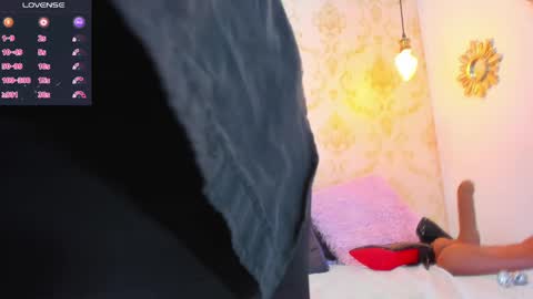 Snapshot of eimy_robertss chatting on 02-19-25, 12:25 Eimy online show from 02-19-25, 12:25