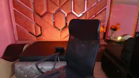 Eimy online show from 11-10-25, 02:16