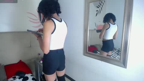 Eimyflorian online show from 01-16-25, 02:51