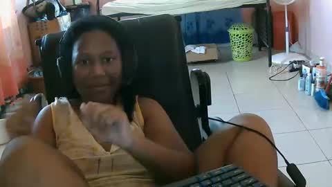 Eirondra Valeen online show from 10-12-25, 02:05