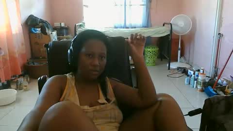 Eirondra Valeen online show from 10-29-25, 01:35