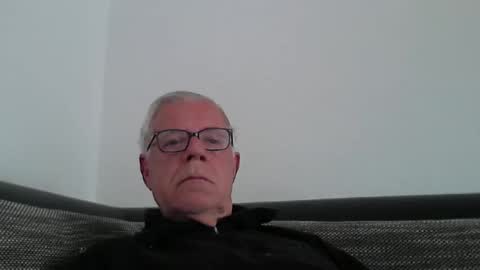 eisbaer1957 online show from 04-12-26, 06:07