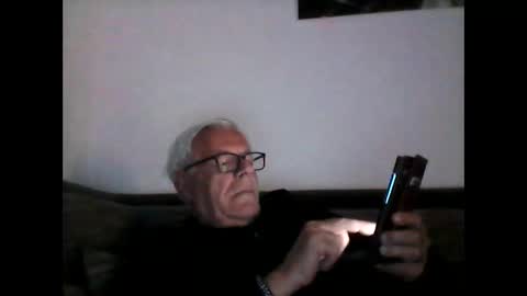 Snapshot of eisbaer1957 chatting on 05-02-26, 06:35 eisbaer1957 online show from 05-02-26, 06:35