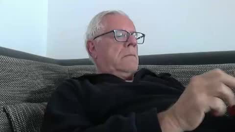 Snapshot of eisbaer1957 chatting on 05-17-26, 08:23 eisbaer1957 online show from 05-17-26, 08:23
