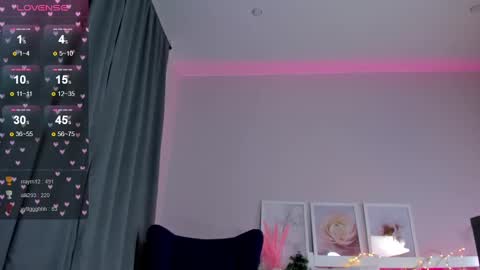Snapshot of el1s_evans chatting on 12-25-24, 01:09 please read my bio there is information about private shows and about my personality online show from 12-25-24, 01:09