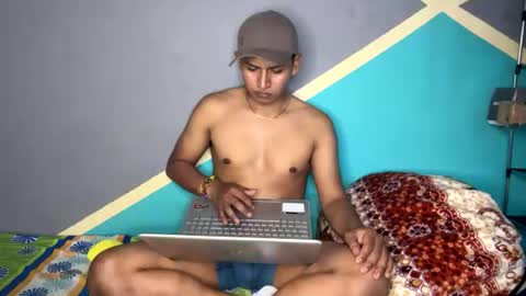 Snapshot of el_morenito222 chatting on 07-13-26, 03:59 LatinMoreno online show from 07-13-26, 03:59