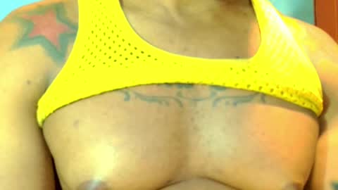 Snapshot of el_vecino_m chatting on 05-13-26, 07:06 el_vecino_m online show from 05-13-26, 07:06