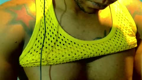 Snapshot of el_vecino_m chatting on 05-15-26, 06:53 el_vecino_m online show from 05-15-26, 06:53