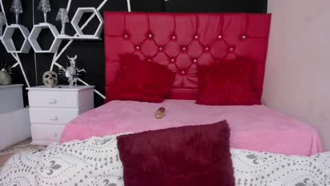 Snapshot of ela_hilton3 chatting on 12-05-24, 12:08 Ela online show from 12-05-24, 12:08