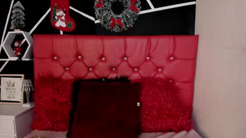 Snapshot of ela_hilton3 chatting on 12-19-24, 08:13 Ela online show from 12-19-24, 08:13