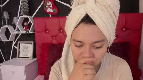 Snapshot of ela_hilton3 chatting on 12-23-24, 07:41 Ela online show from 12-23-24, 07:41