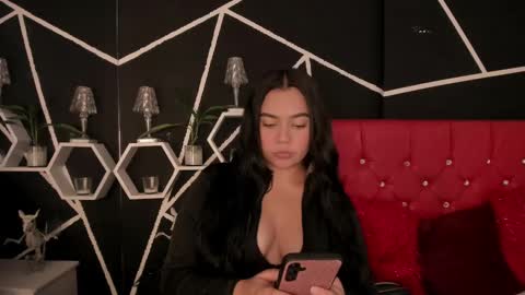 Snapshot of ela_hilton3 chatting on 02-11-25, 01:52 Ela online show from 02-11-25, 01:52