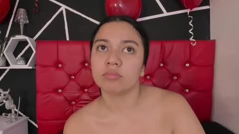 Snapshot of ela_hilton3 chatting on 02-16-25, 07:16 Ela online show from 02-16-25, 07:16