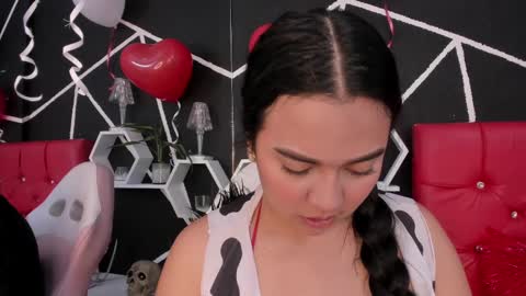 Snapshot of ela_hilton3 chatting on 02-22-25, 07:03 Ela online show from 02-22-25, 07:03