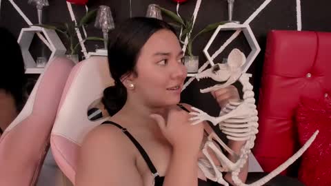 Snapshot of ela_hilton3 chatting on 02-28-25, 11:12 Ela online show from 02-28-25, 11:12