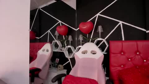 Snapshot of ela_hilton3 chatting on 03-09-25, 01:25 Ela online show from 03-09-25, 01:25