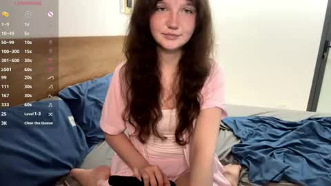 Ela online show from 07-17-26, 07:41