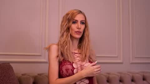 Snapshot of elablake chatting on 01-10-26, 06:04 Ella online show from 01-10-26, 06:04