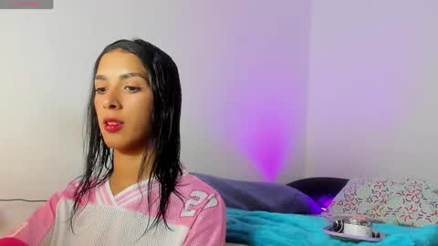 Snapshot of elagrace_ chatting on 05-26-26, 10:06 Ela33 online show from 05-26-26, 10:06