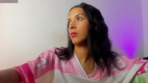 Snapshot of elagrace_ chatting on 05-27-26, 01:57 Ela33 online show from 05-27-26, 01:57
