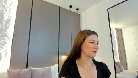 Snapshot of elaia_bridge chatting on 02-23-26, 08:28 E L A I A online show from 02-23-26, 08:28