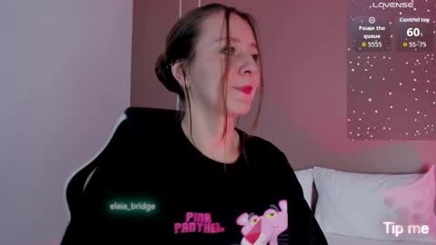 Snapshot of elaia_bridge chatting on 06-05-26, 11:49 E L A I A online show from 06-05-26, 11:49