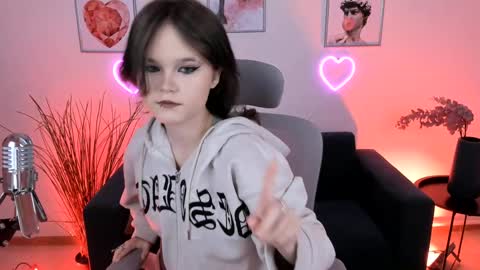 Snapshot of elainebeness chatting on 12-01-24, 05:24 Your sweet girl online show from 12-01-24, 05:24