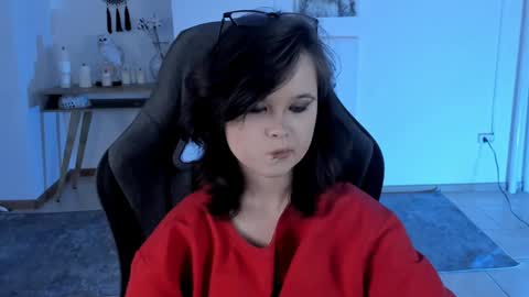 Snapshot of elainebeness chatting on 12-11-24, 12:23 Your sweet girl online show from 12-11-24, 12:23