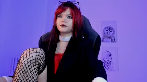 Snapshot of elainebeness chatting on 12-25-24, 08:39 Your sweet girl online show from 12-25-24, 08:39