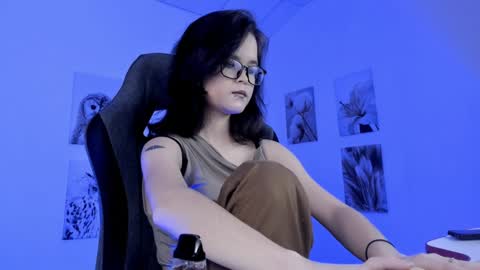 Snapshot of elainebeness chatting on 01-06-25, 07:24 Your sweet girl online show from 01-06-25, 07:24