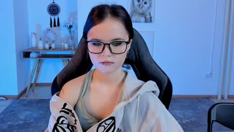 Snapshot of elainebeness chatting on 02-04-25, 07:22 Your sweet girl online show from 02-04-25, 07:22