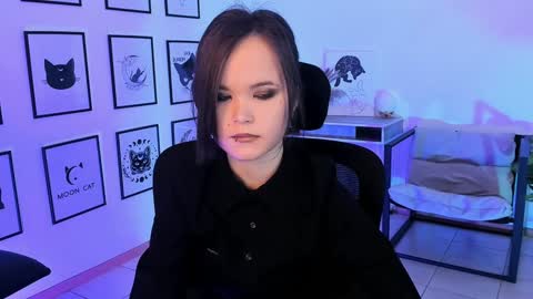 Snapshot of elainebeness chatting on 02-05-25, 11:28 Your sweet girl online show from 02-05-25, 11:28