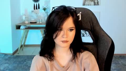 Snapshot of elainebeness chatting on 03-01-25, 01:43 Your sweet girl online show from 03-01-25, 01:43