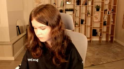 Snapshot of elainebeness chatting on 09-17-25, 07:37 Your sweet girl online show from 09-17-25, 07:37